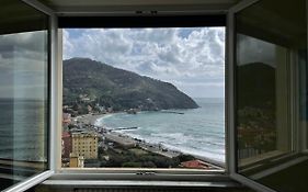 Ocean View Flat With Wi-Fi, Ac And Elevator To Town